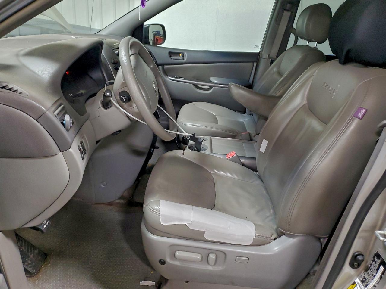 2006 TOYOTA SIENNA CE photo 7