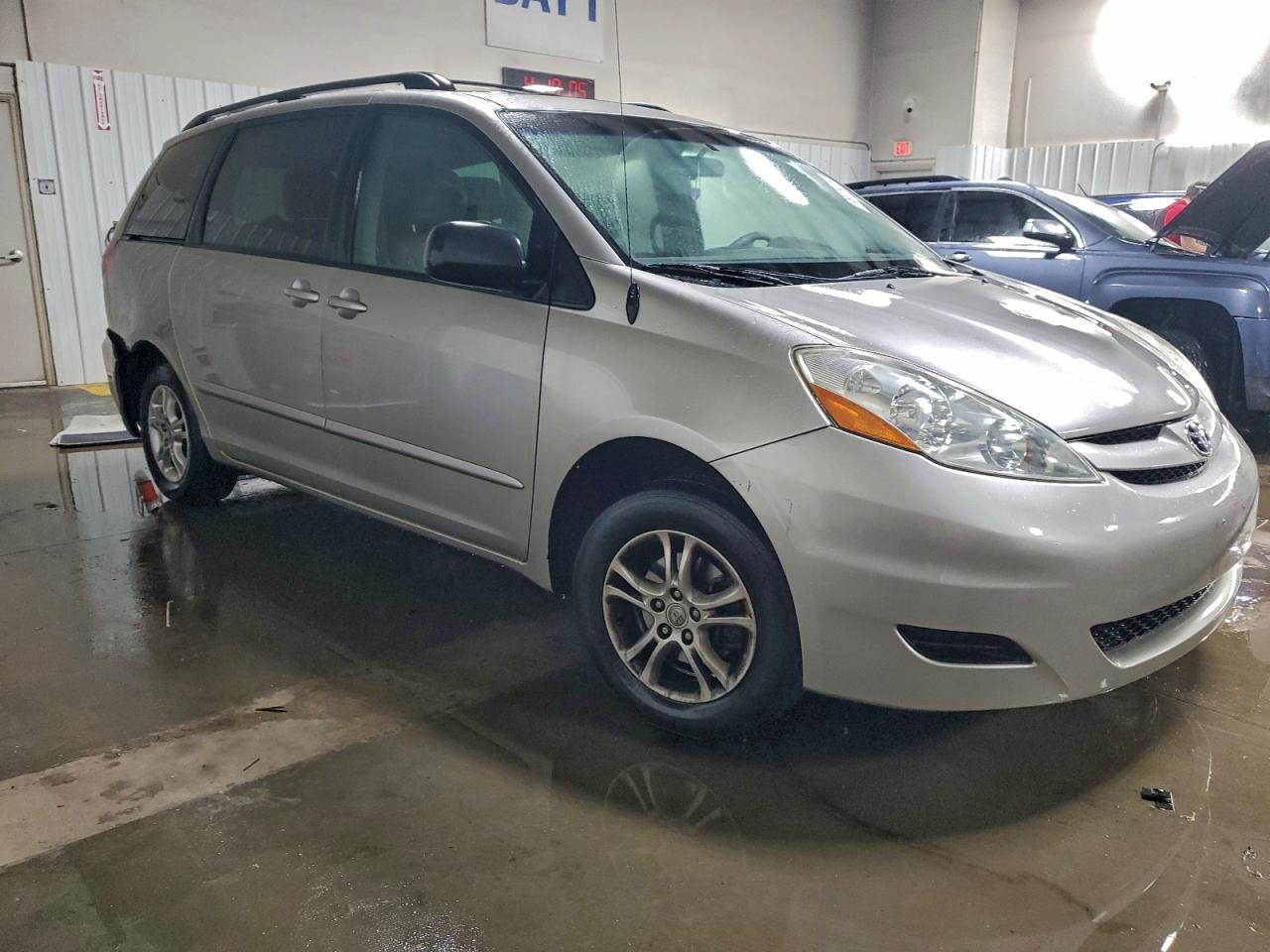2006 TOYOTA SIENNA CE photo 4