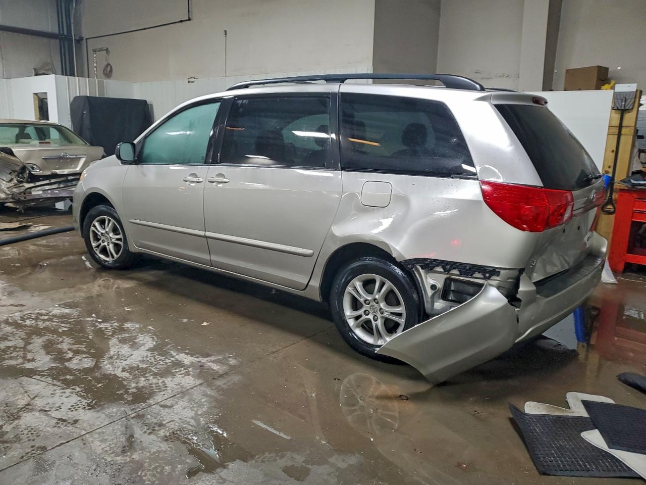 2006 TOYOTA SIENNA CE photo 2