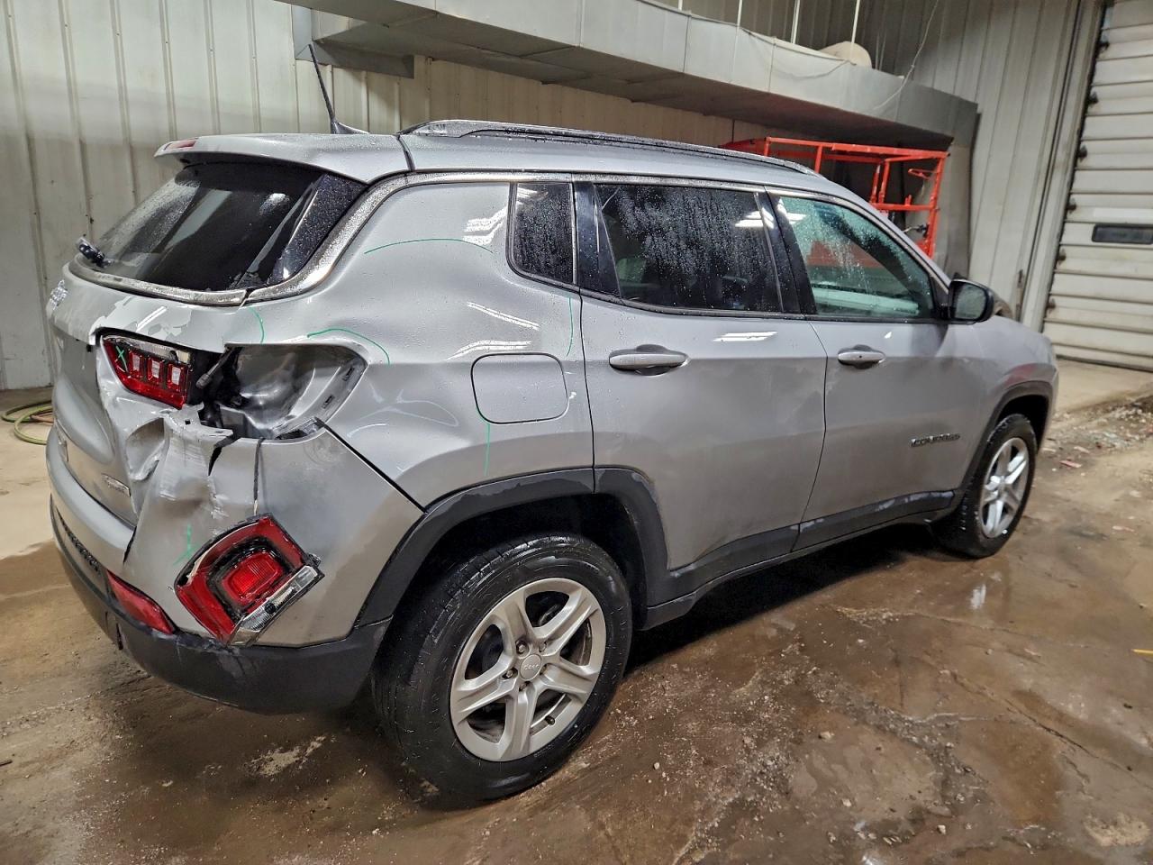 2024 JEEP COMPASS LATITUDE photo 3