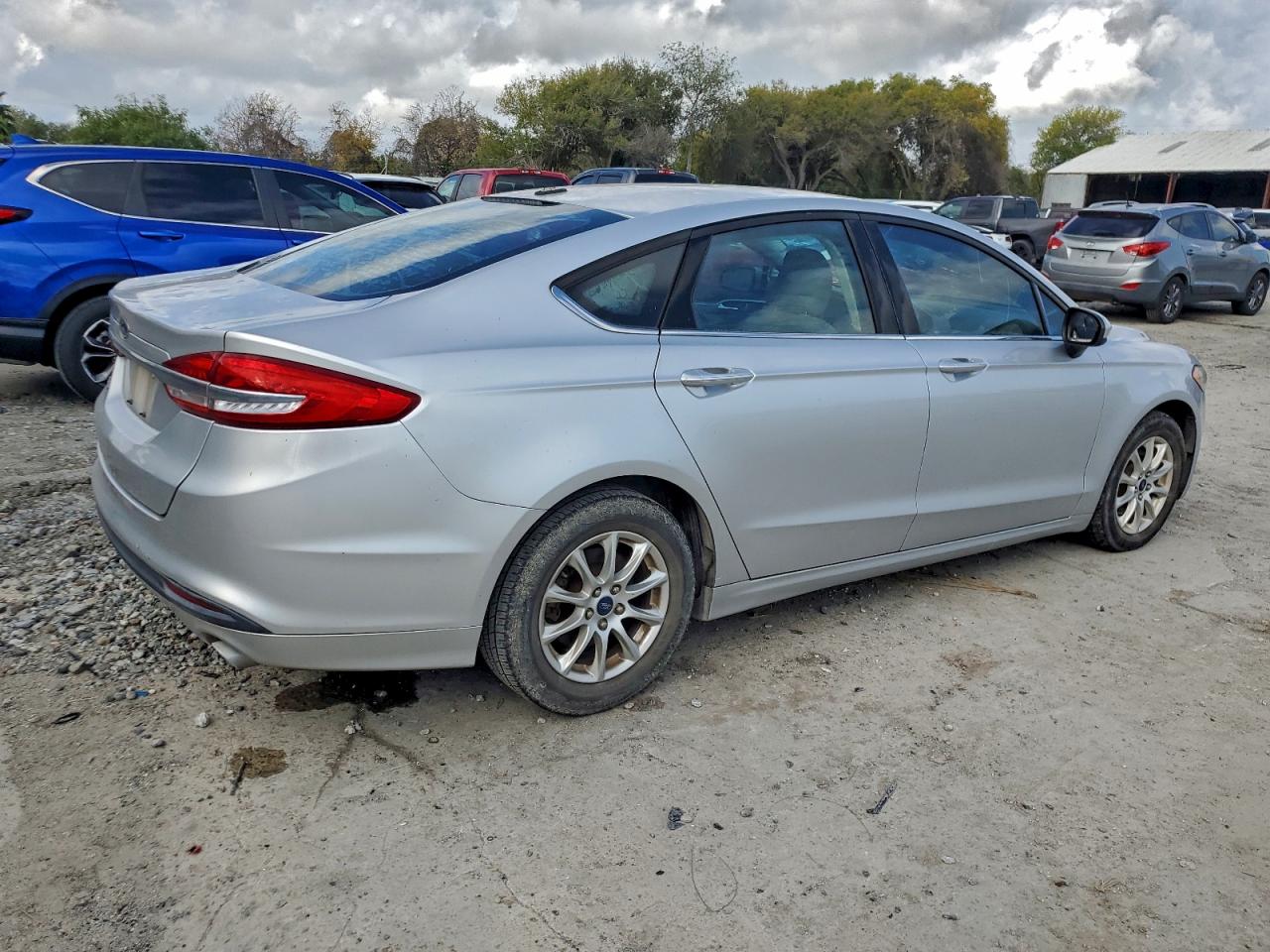 2017 FORD FUSION S photo 3
