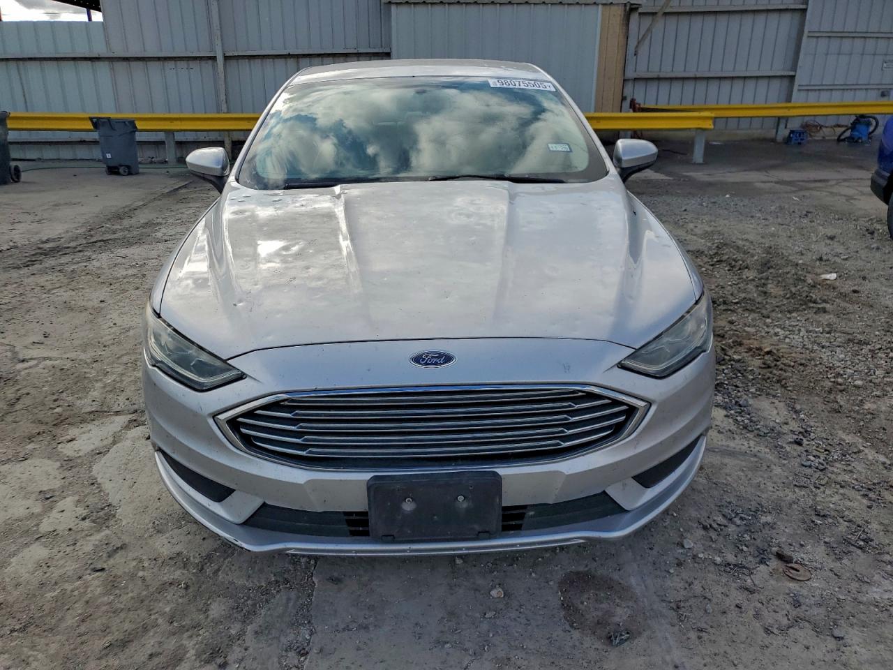 2017 FORD FUSION S photo 5
