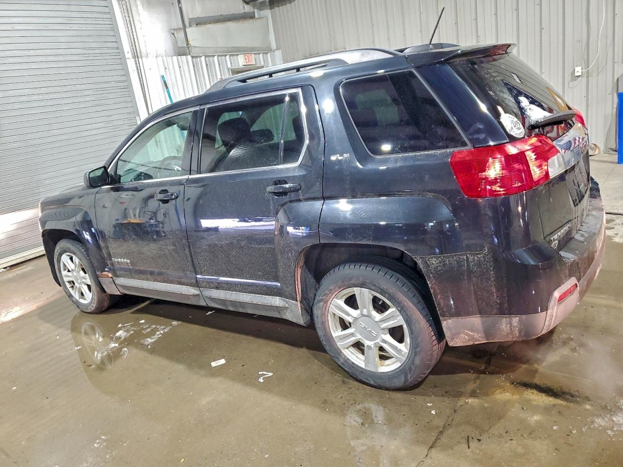 2015 GMC TERRAIN SLE photo 2