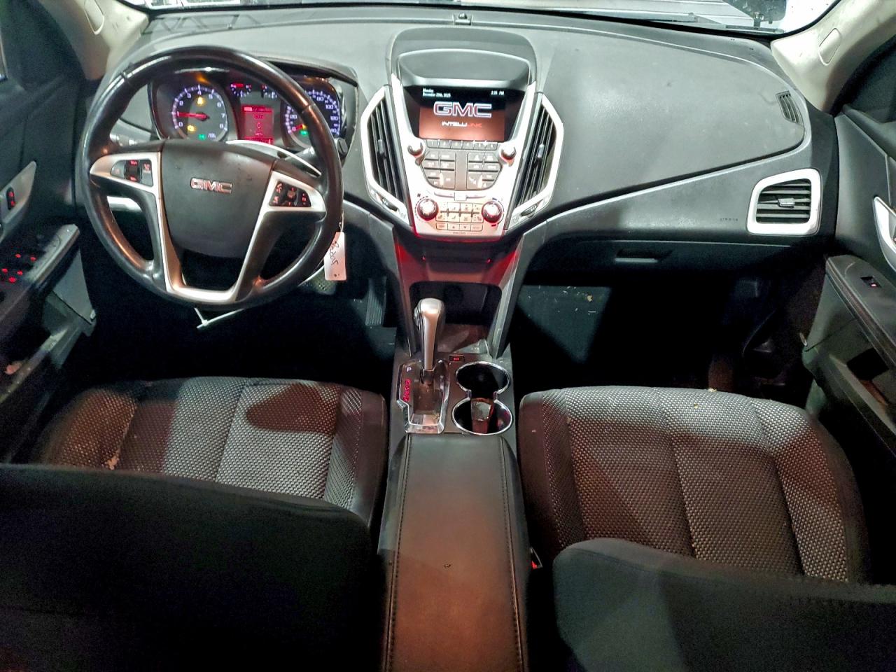 2015 GMC TERRAIN SLE photo 8
