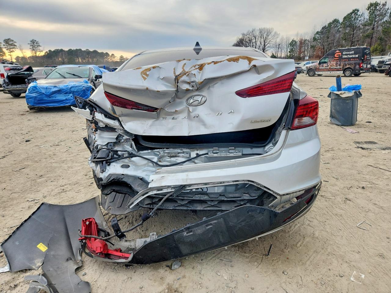 2019 HYUNDAI ELANTRA SEL photo 6
