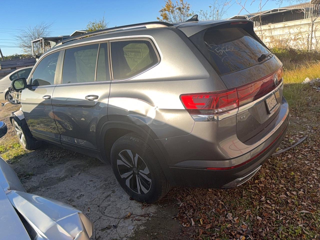 2024 VOLKSWAGEN ATLAS SE photo 3