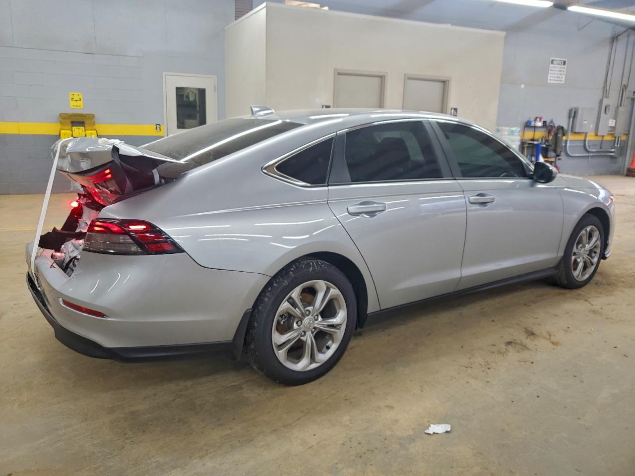 2025 HONDA ACCORD LX photo 3
