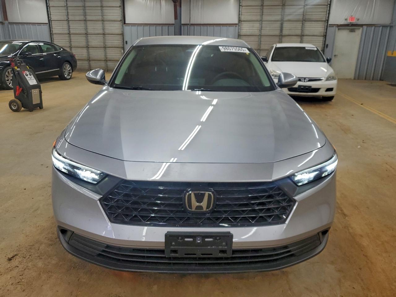 2025 HONDA ACCORD LX photo 5