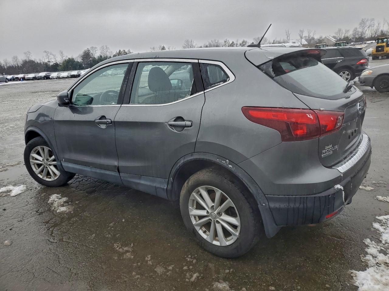 2018 NISSAN ROGUE SPORT S photo 2