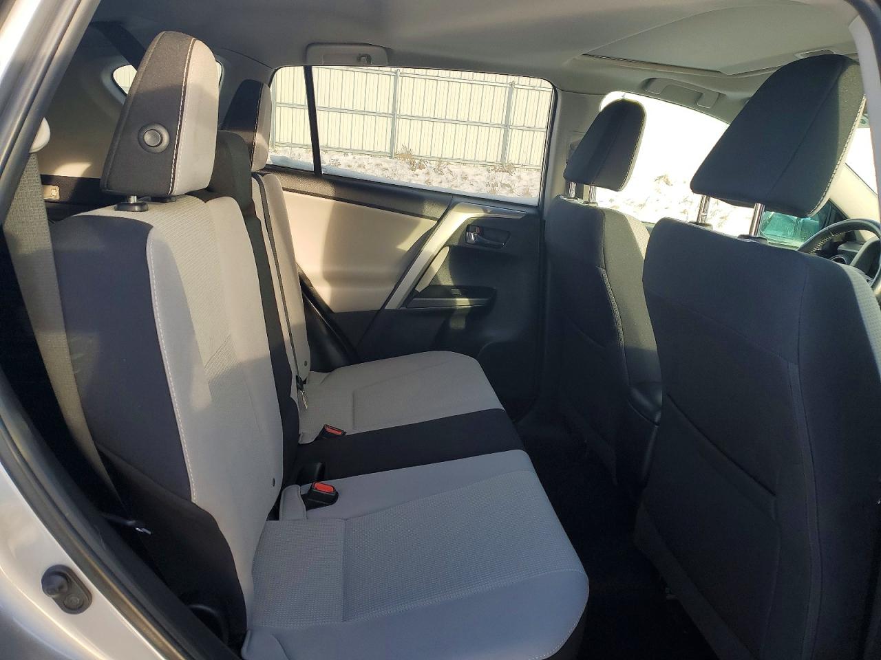 2016 TOYOTA RAV4 XLE photo 21