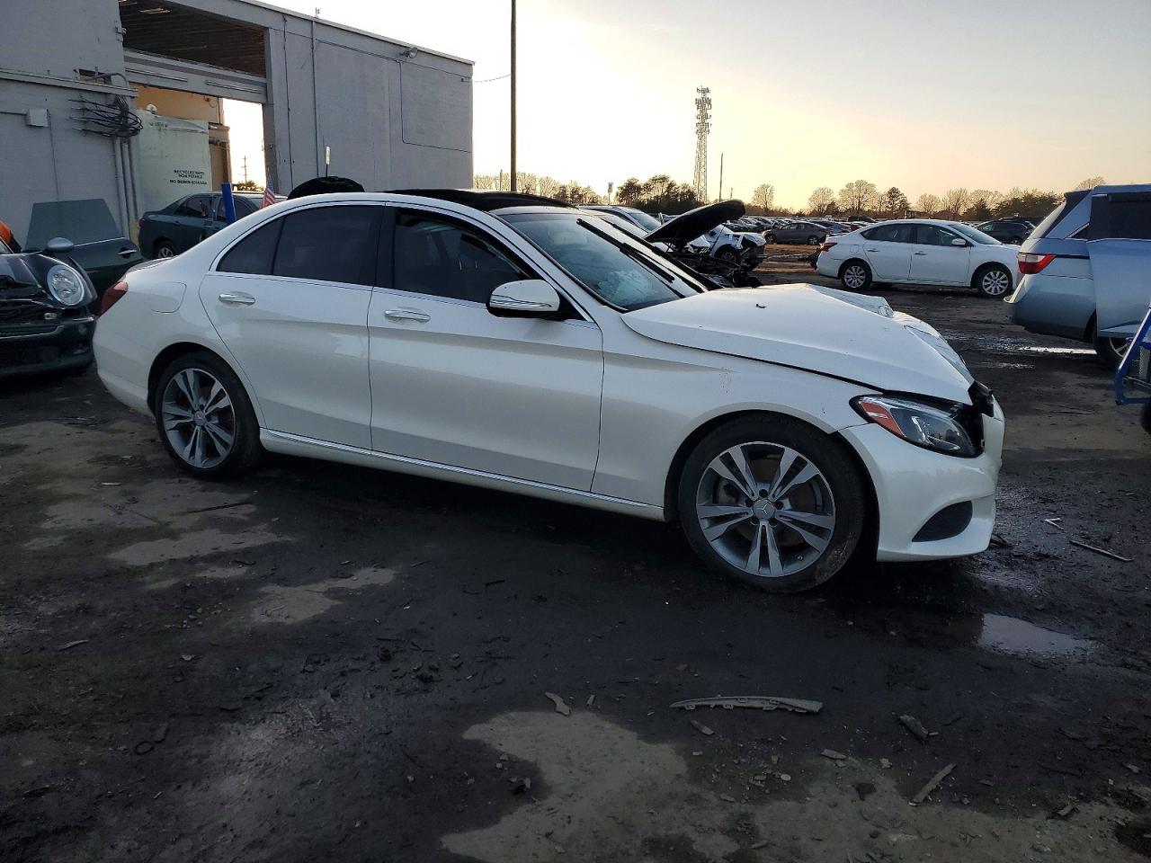2015 MERCEDES-BENZ C 300 photo 4