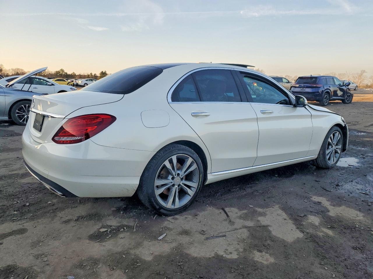 2015 MERCEDES-BENZ C 300 photo 3