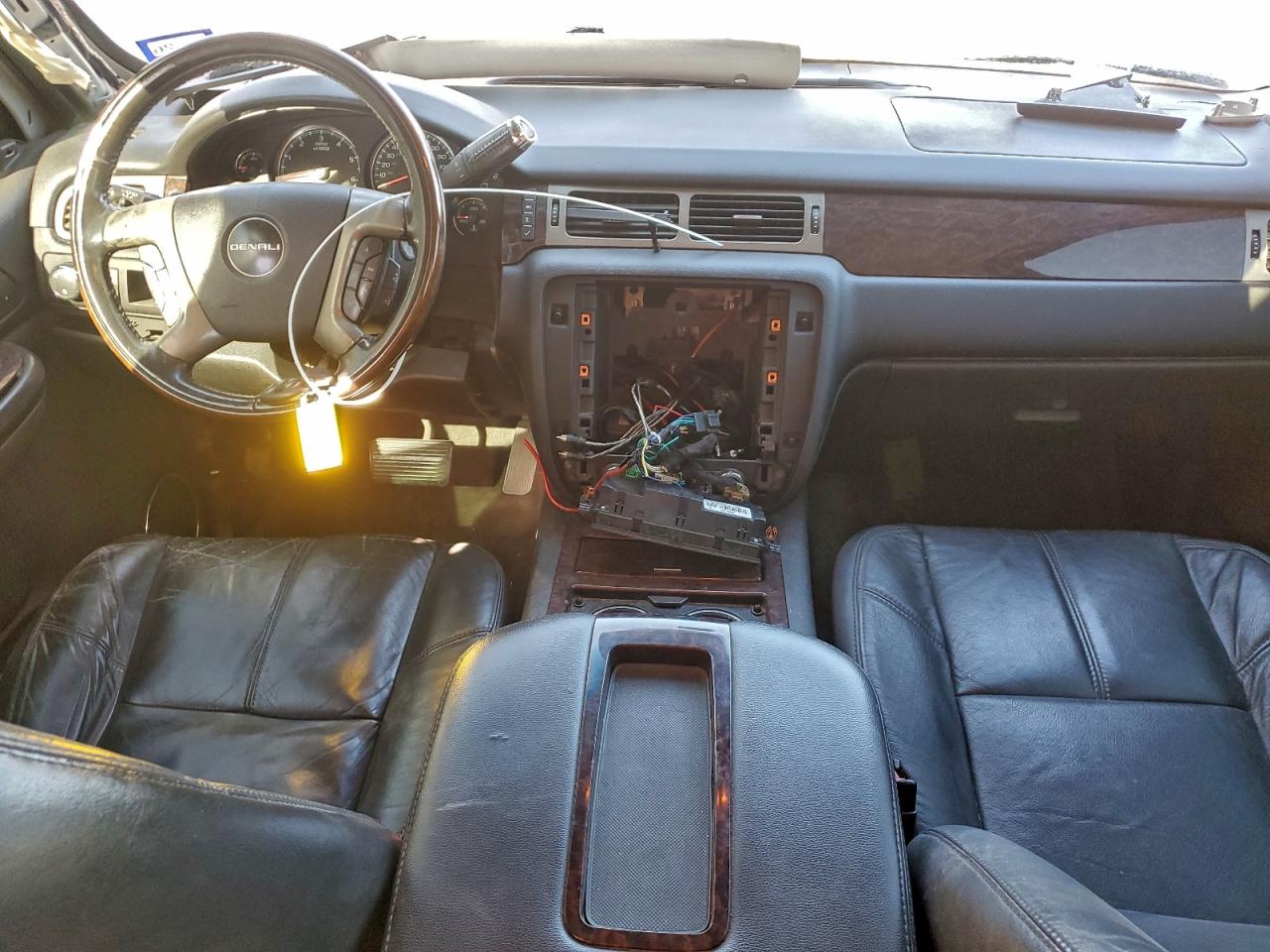 2008 GMC YUKON XL DENALI photo 8