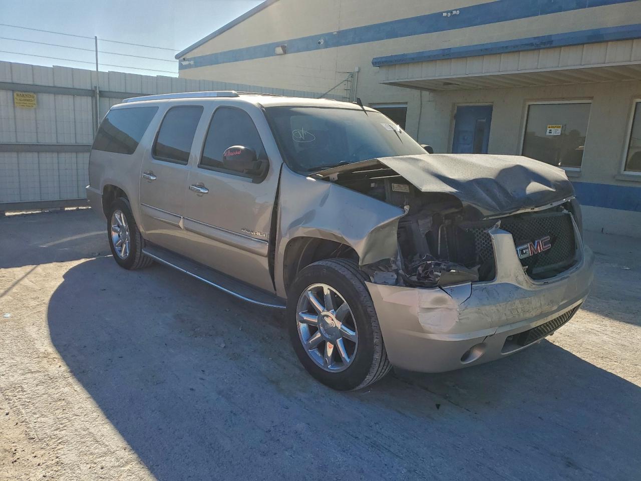 2008 GMC YUKON XL DENALI photo 4