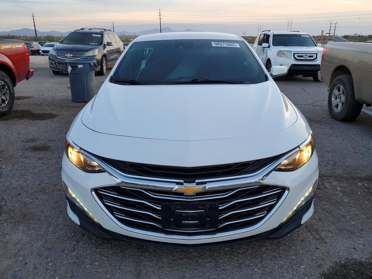 2023 CHEVROLET MALIBU LT photo 5