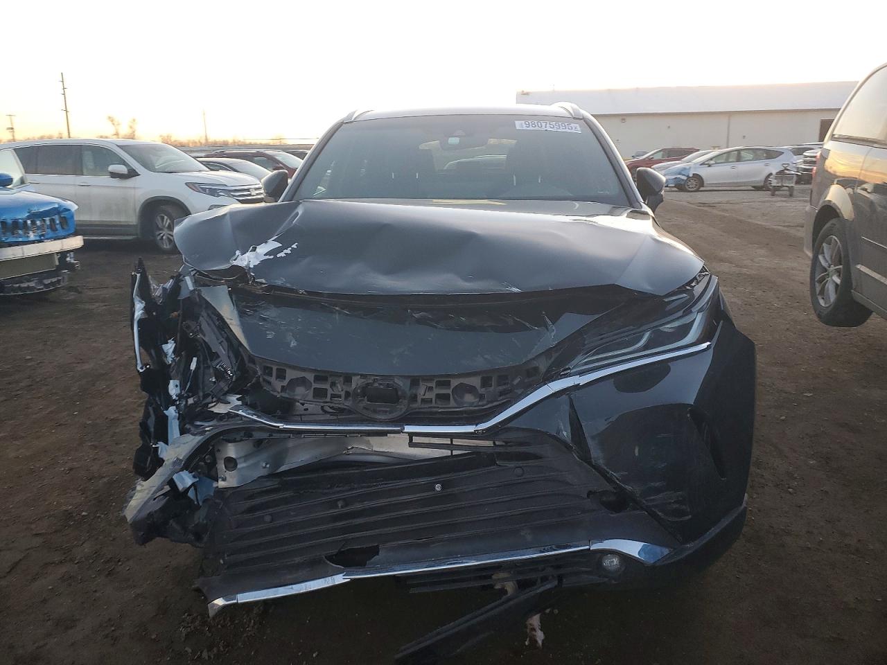 2023 TOYOTA VENZA LE photo 5