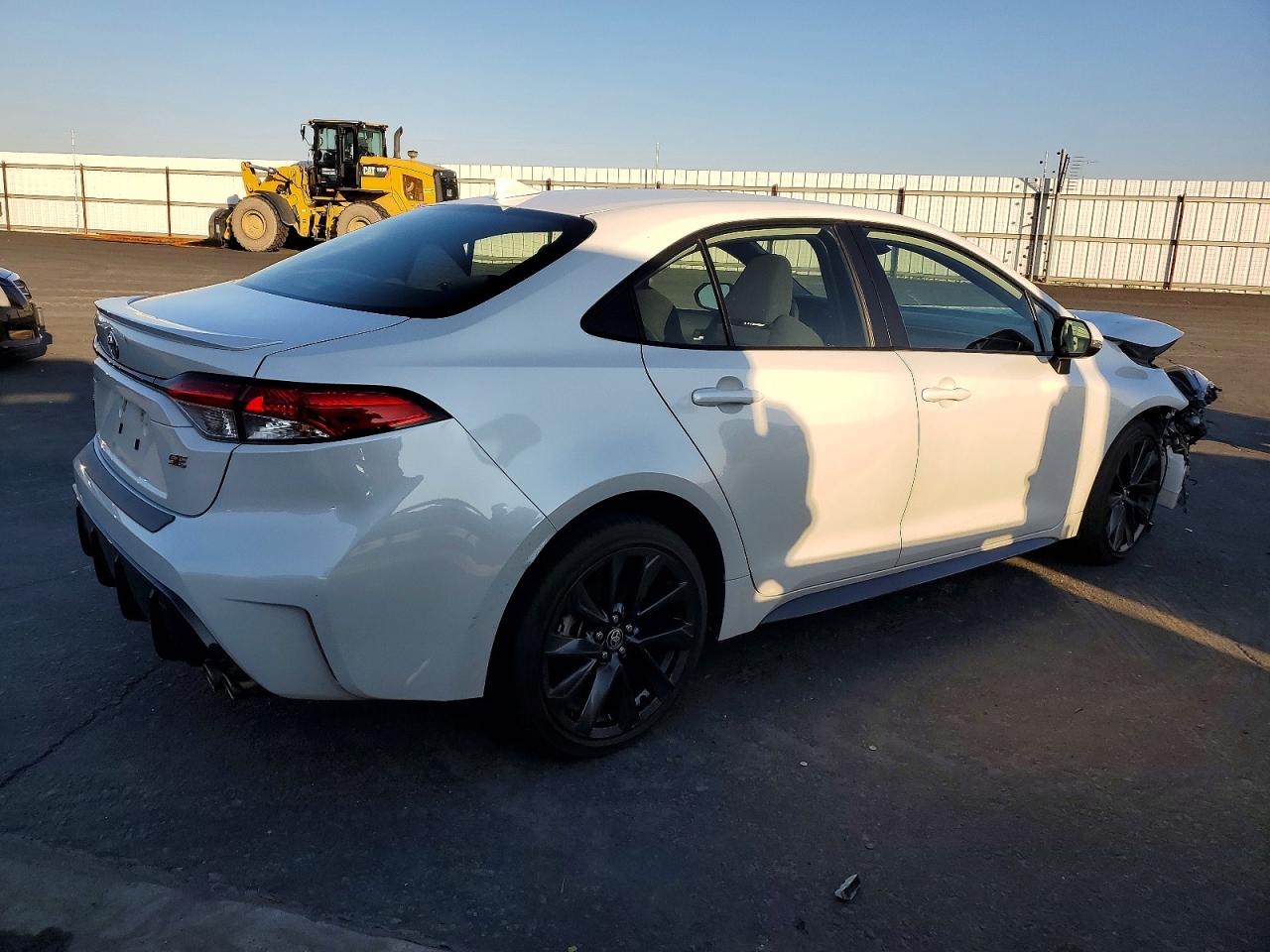 2023 TOYOTA COROLLA SE photo 3