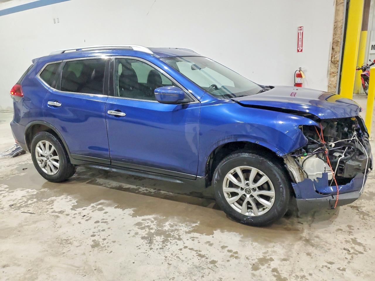 2019 NISSAN ROGUE SV photo 4