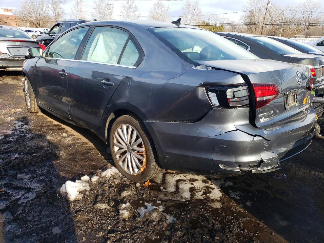 2016 VOLKSWAGEN JETTA SEL photo 2