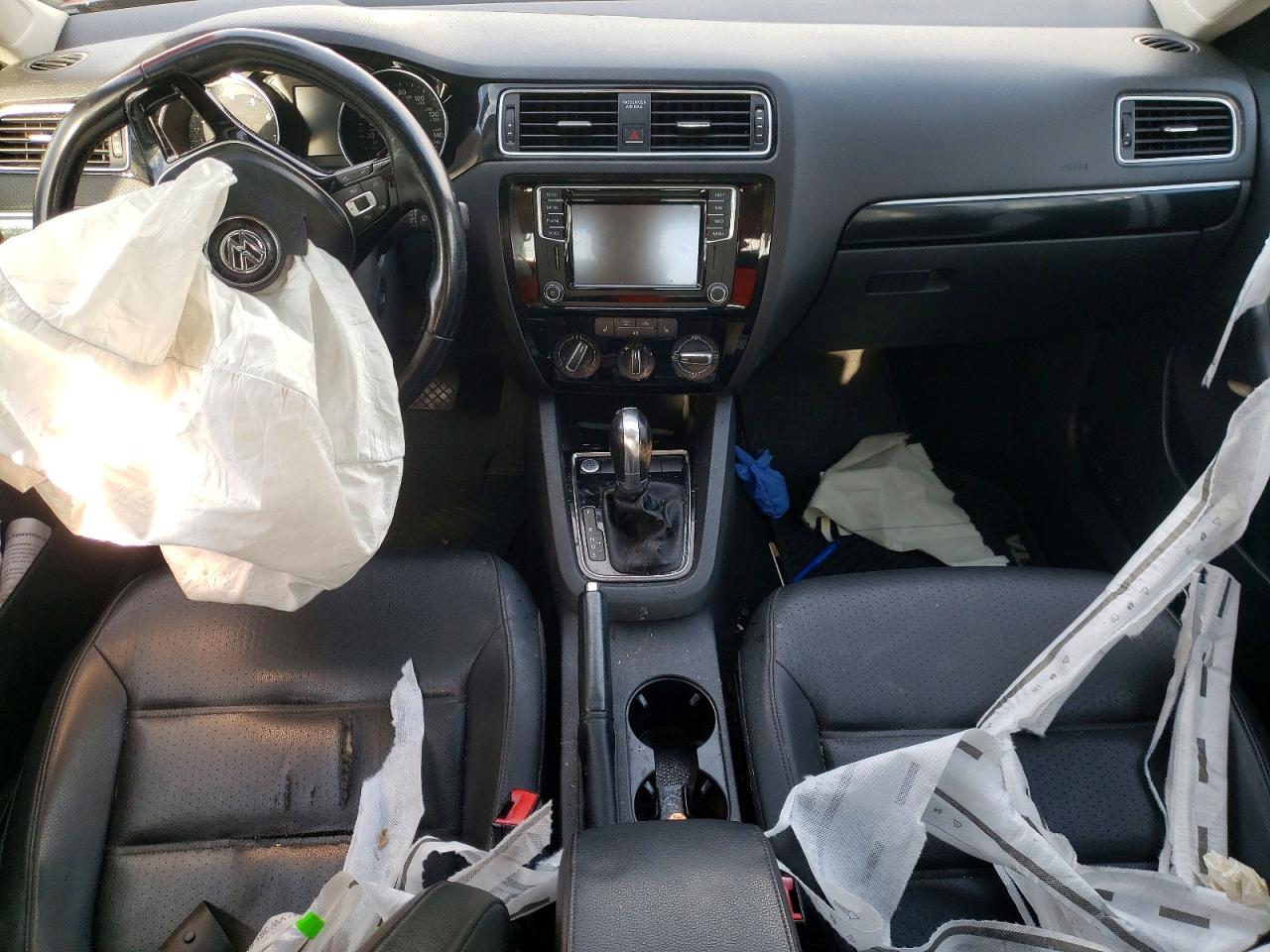 2016 VOLKSWAGEN JETTA SEL photo 8