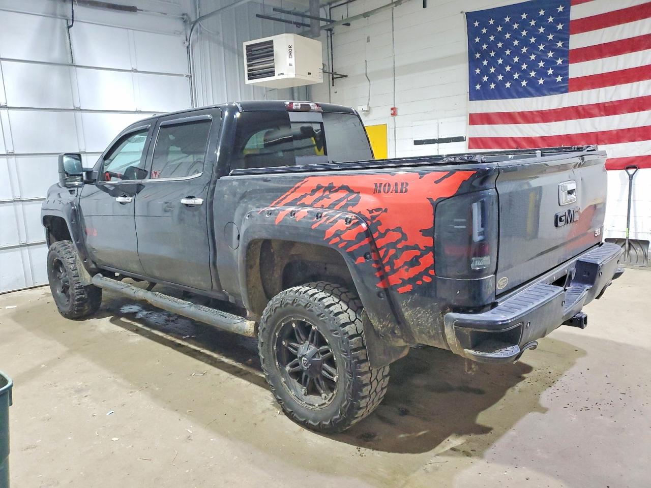 2017 GMC SIERRA K1500 SLT photo 2