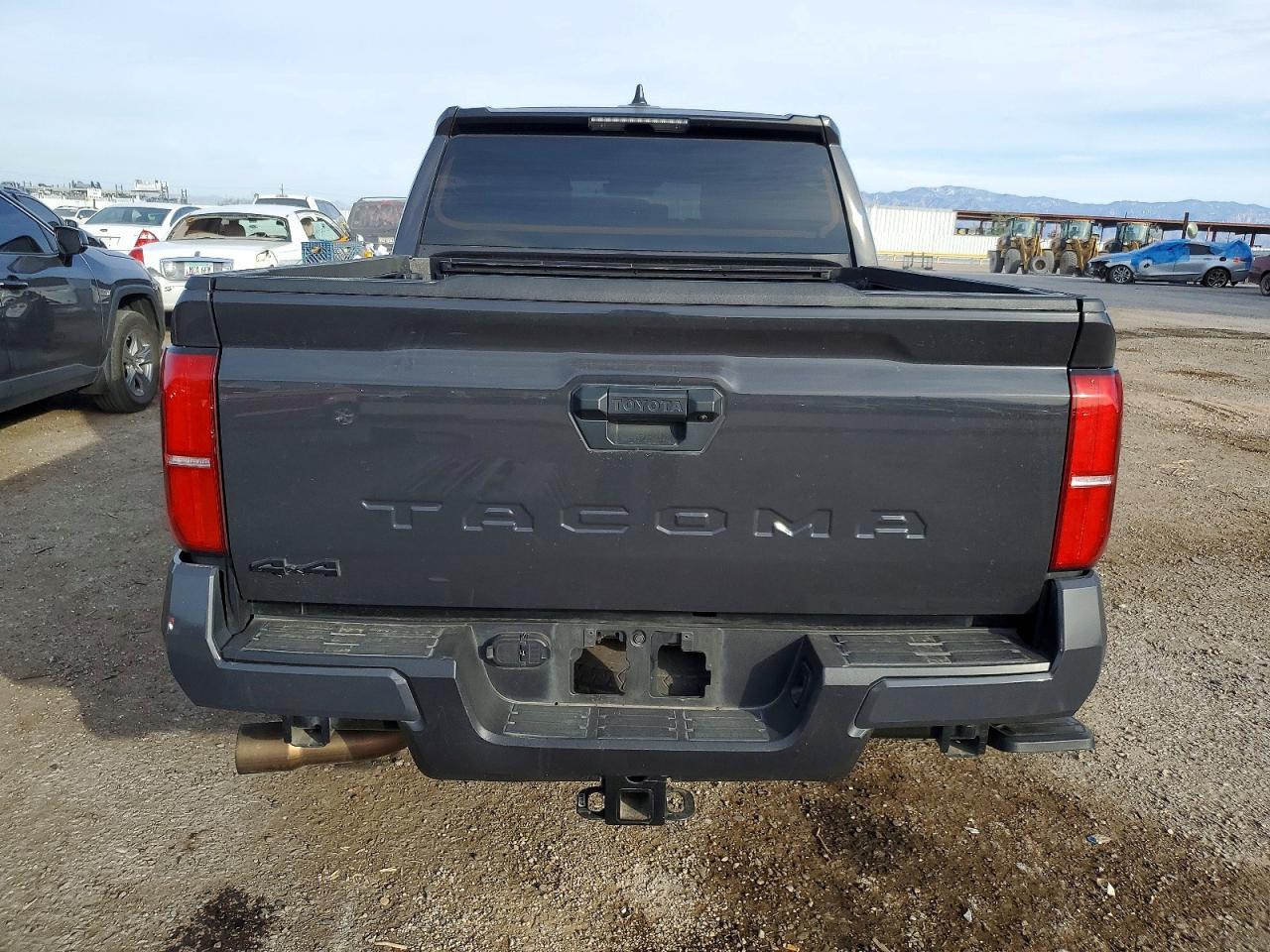 2024 TOYOTA TACOMA DOUBLE CAB photo 6