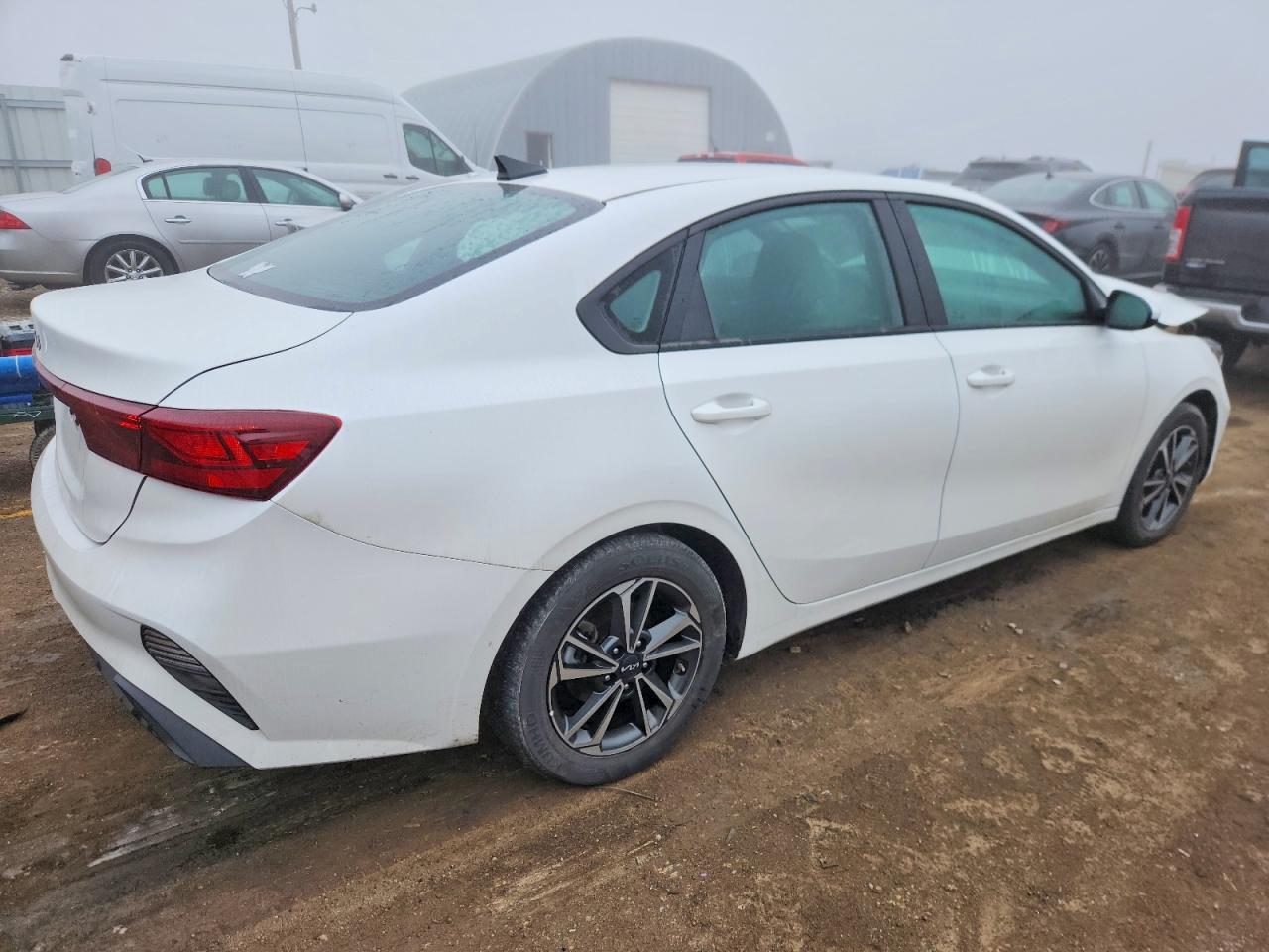 2023 KIA FORTE LXS photo 3