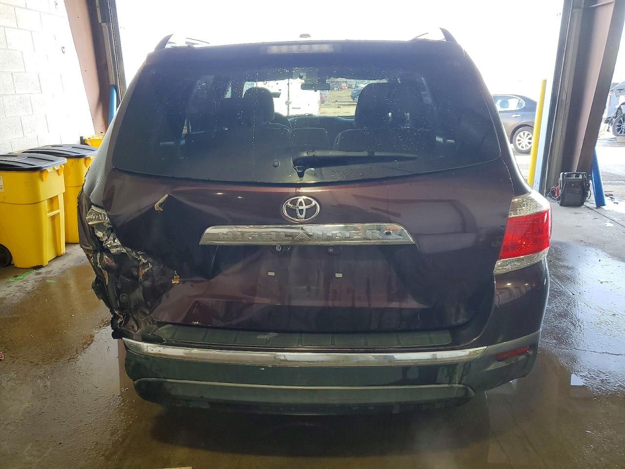 2011 TOYOTA HIGHLANDER BASE photo 6