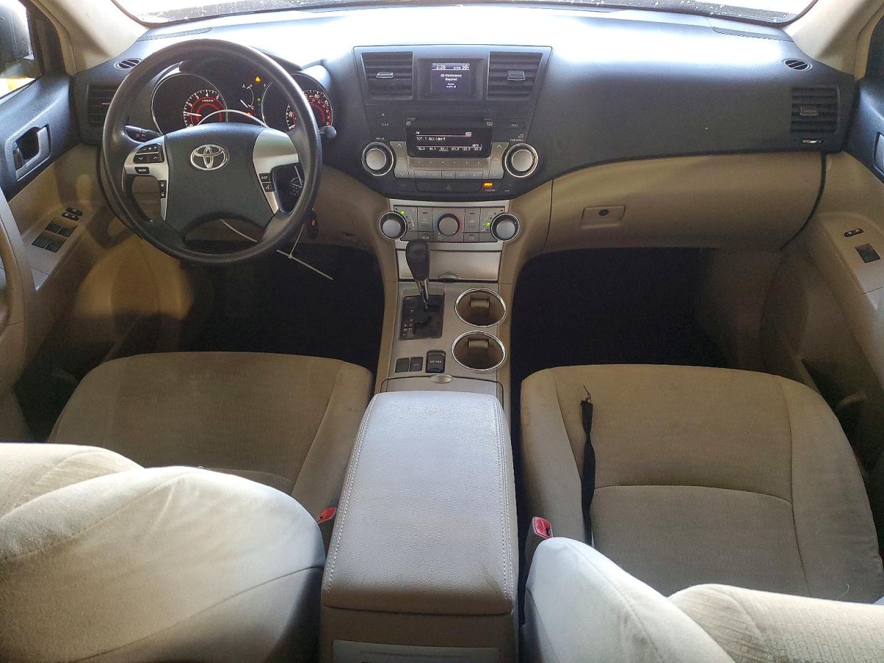2011 TOYOTA HIGHLANDER BASE photo 8