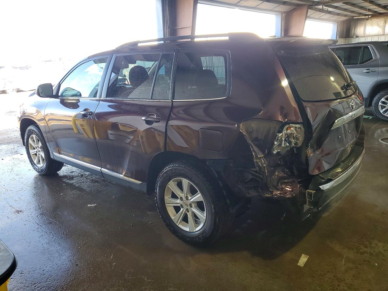 2011 TOYOTA HIGHLANDER BASE photo 2