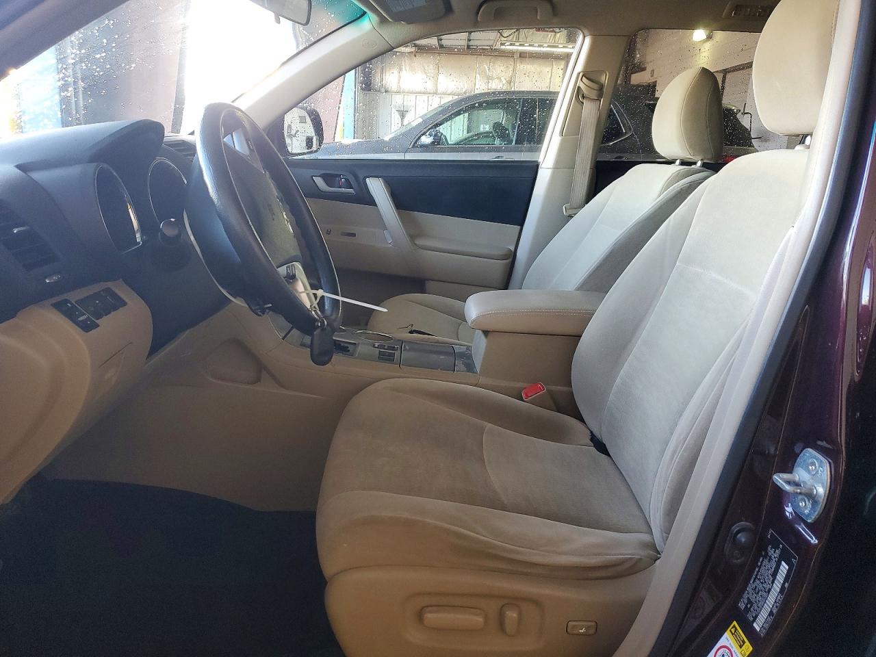 2011 TOYOTA HIGHLANDER BASE photo 7