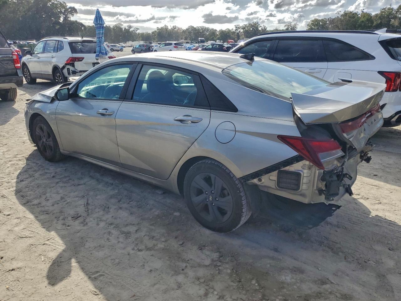 2021 HYUNDAI ELANTRA SEL photo 2