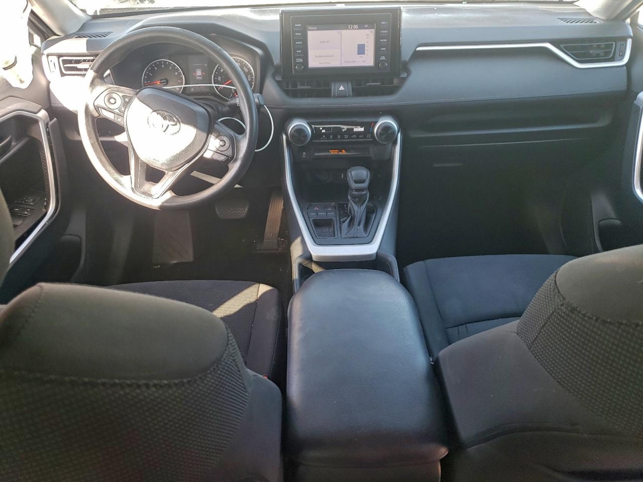 2019 TOYOTA RAV4 LE photo 8