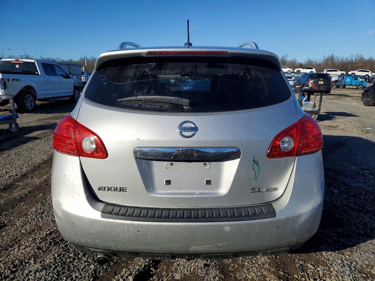2011 NISSAN ROGUE S photo 6