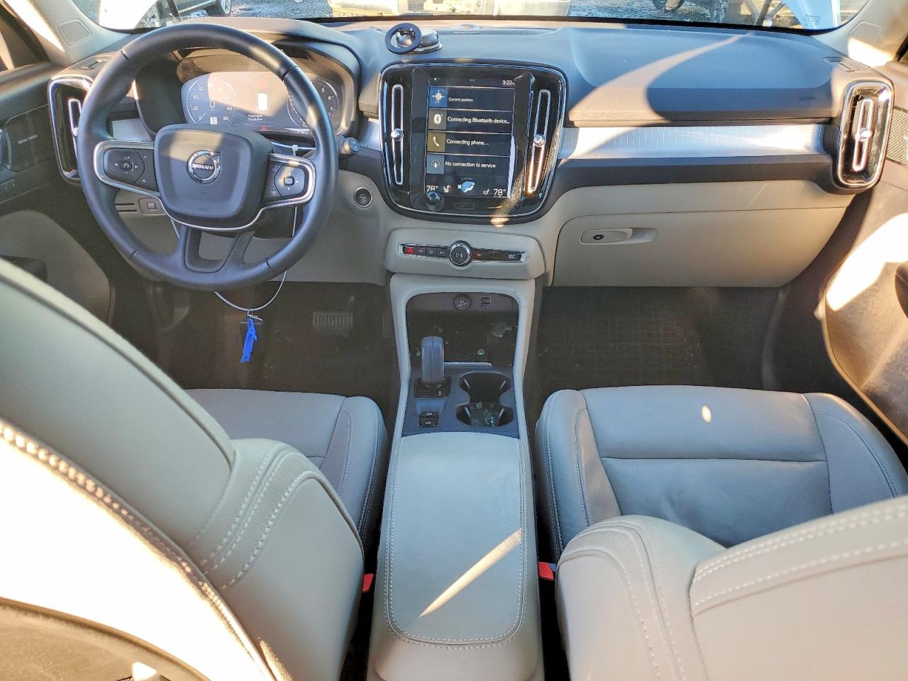 2019 VOLVO XC40 T5 MOMENTUM photo 8