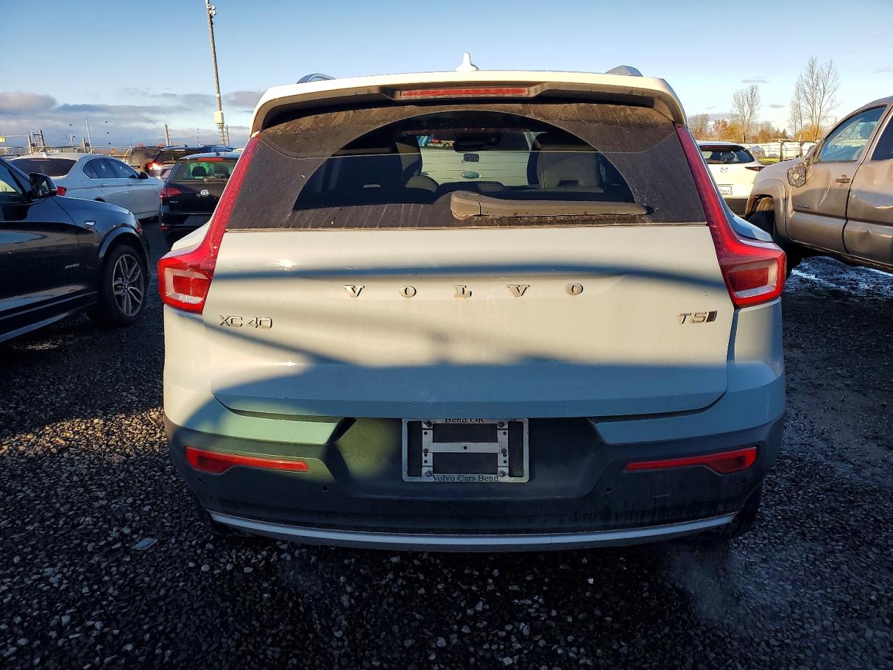 2019 VOLVO XC40 T5 MOMENTUM photo 6