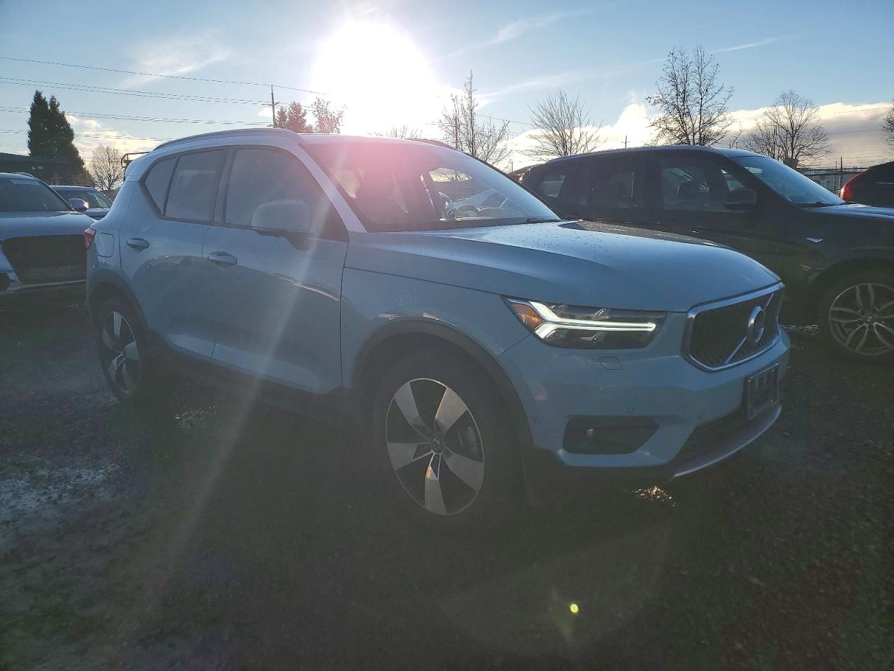 2019 VOLVO XC40 T5 MOMENTUM photo 4