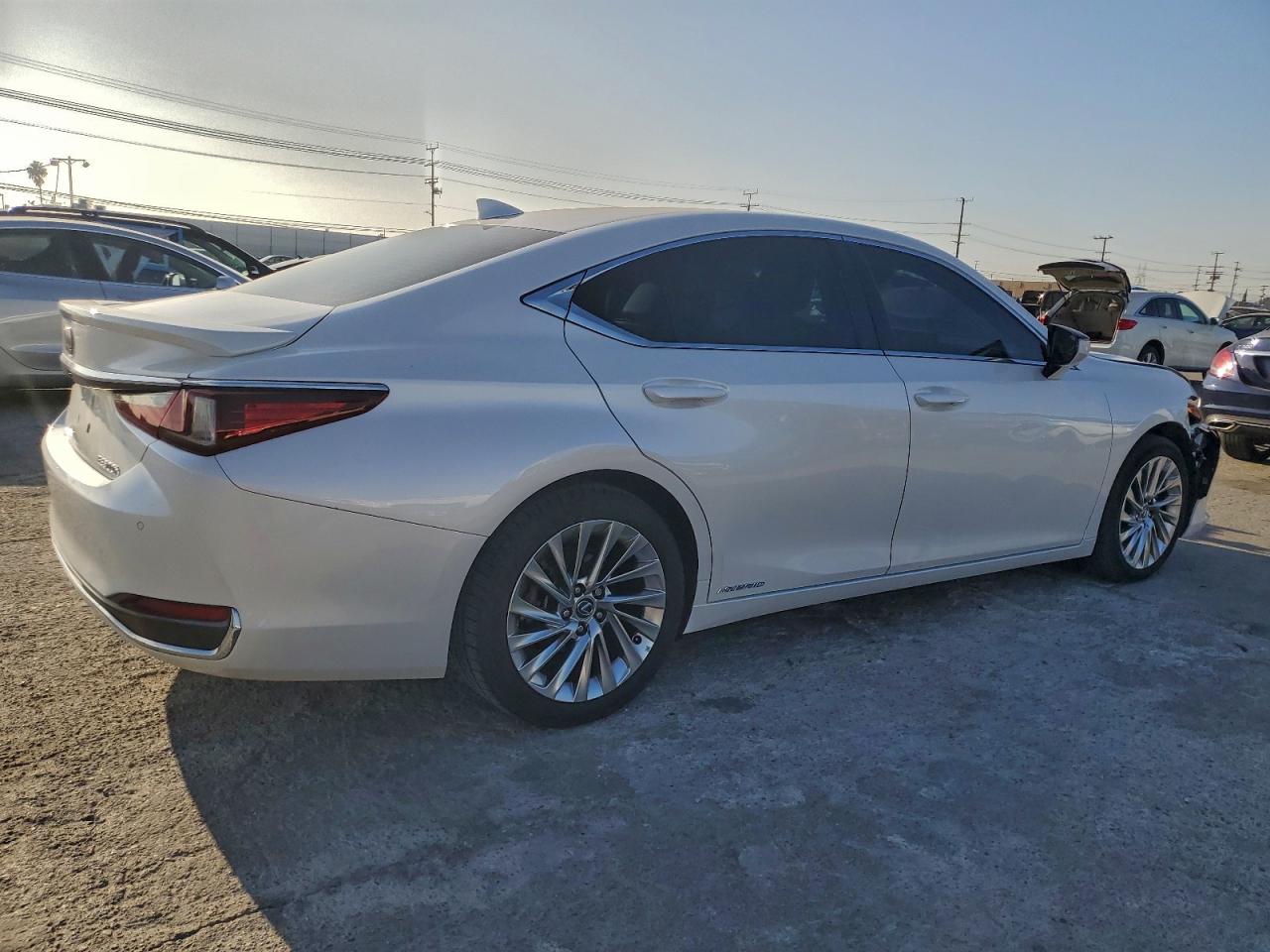 2021 LEXUS ES 300H LUXURY photo 7
