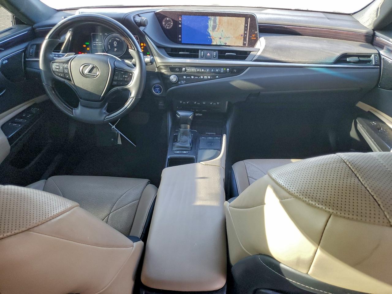 2021 LEXUS ES 300H LUXURY photo 22