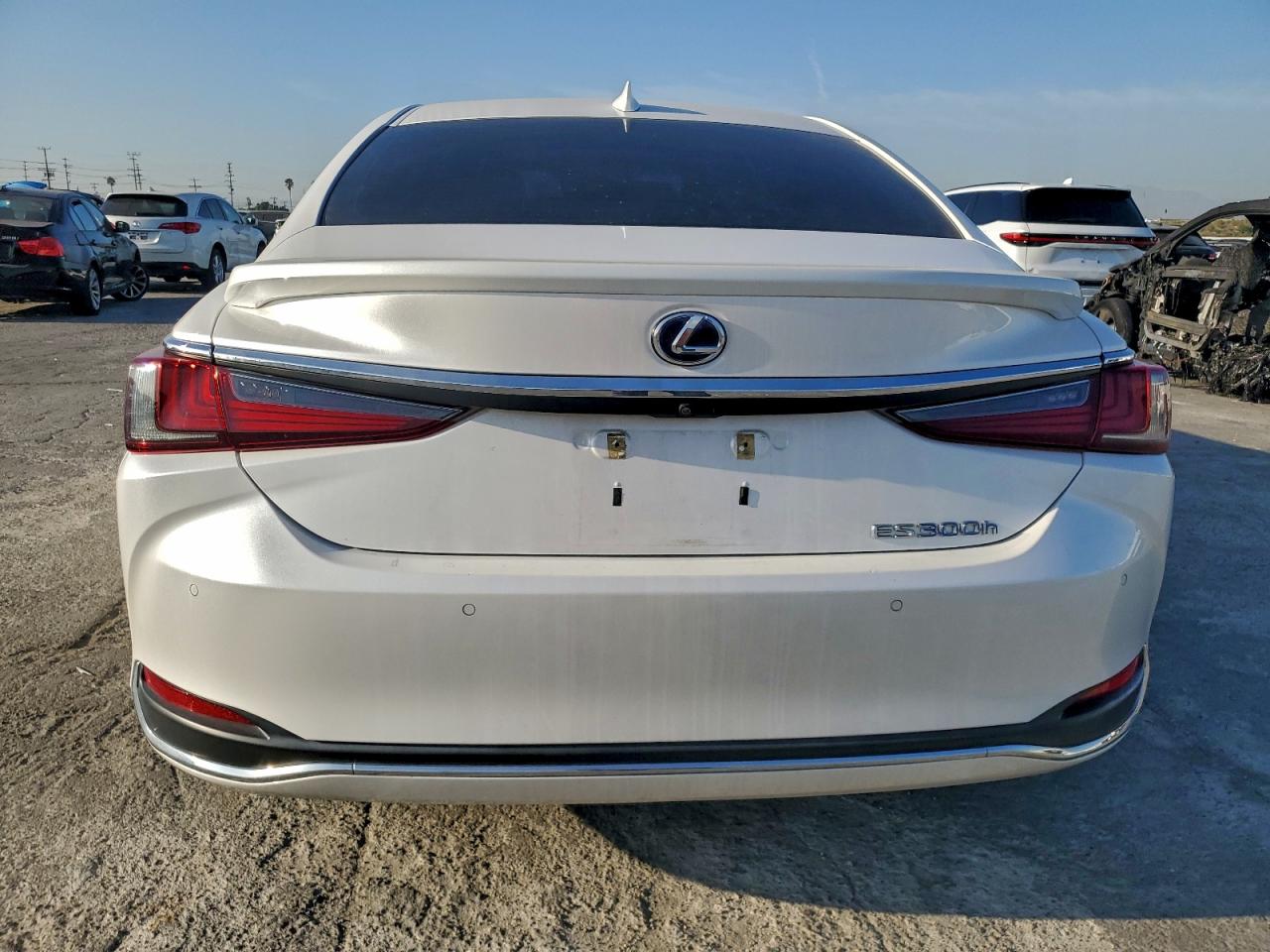 2021 LEXUS ES 300H LUXURY photo 16