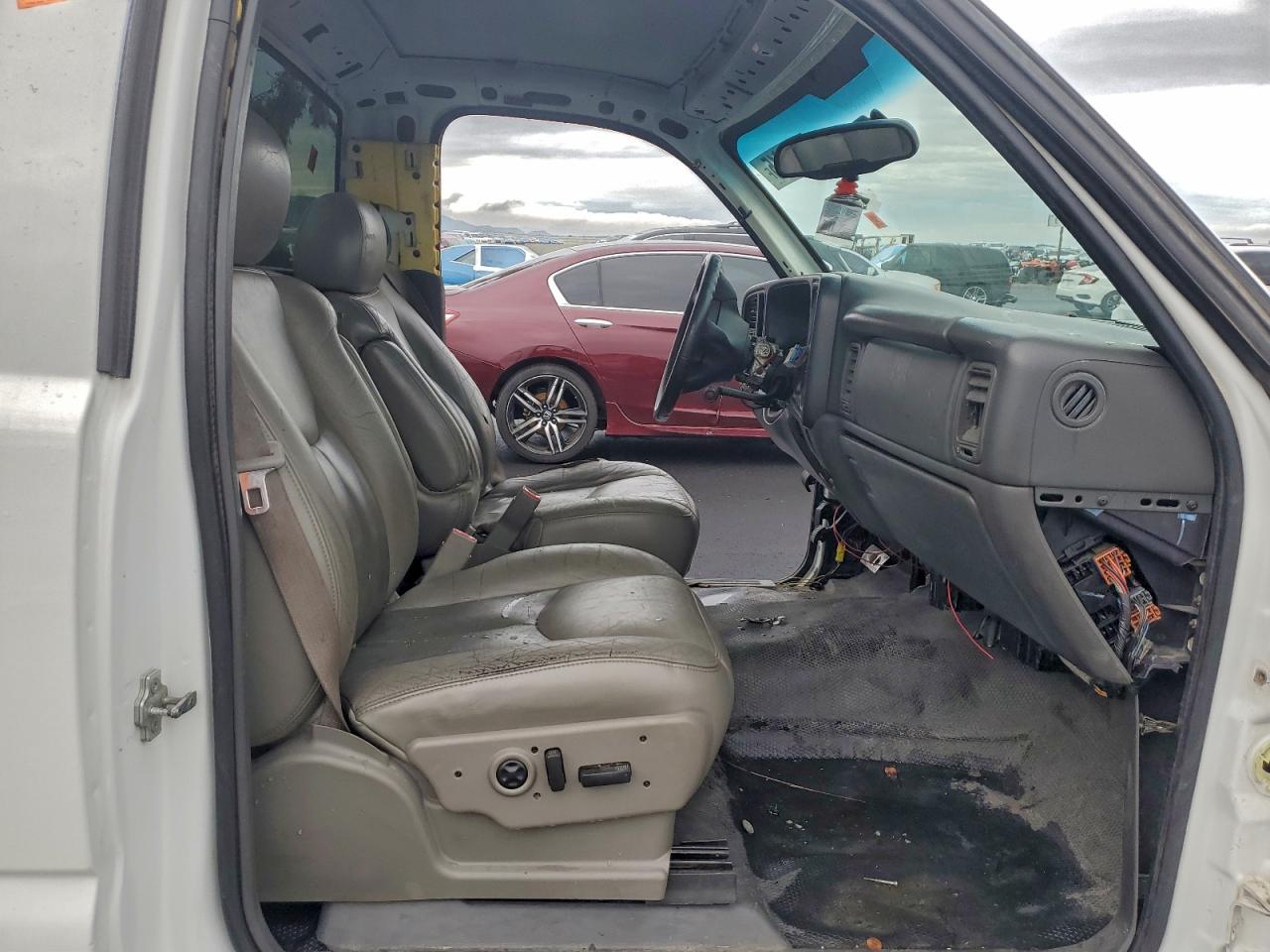 2006 CHEVROLET SILVERADO C1500 photo 10