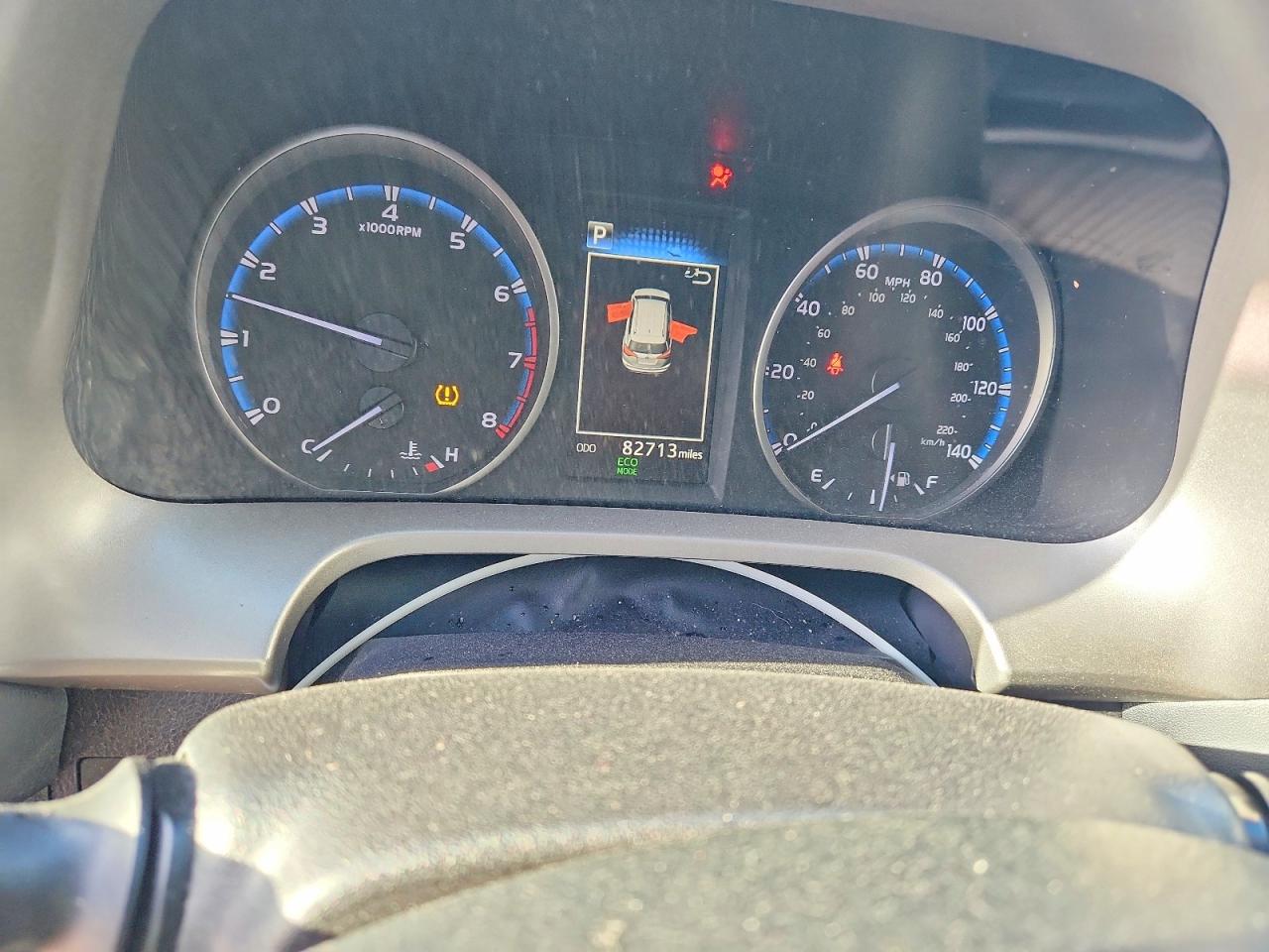 2018 TOYOTA RAV4 LE photo 9