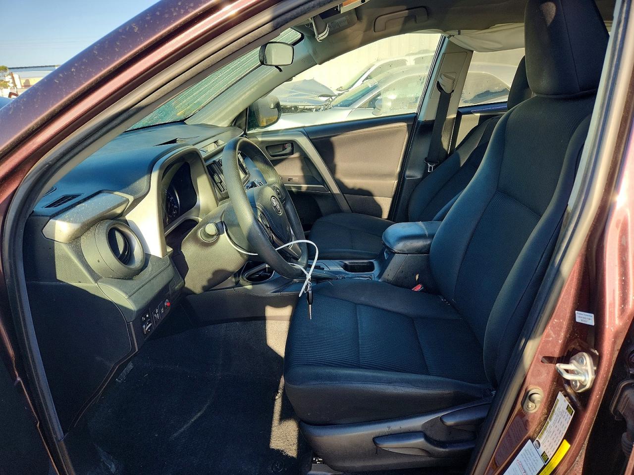 2018 TOYOTA RAV4 LE photo 7