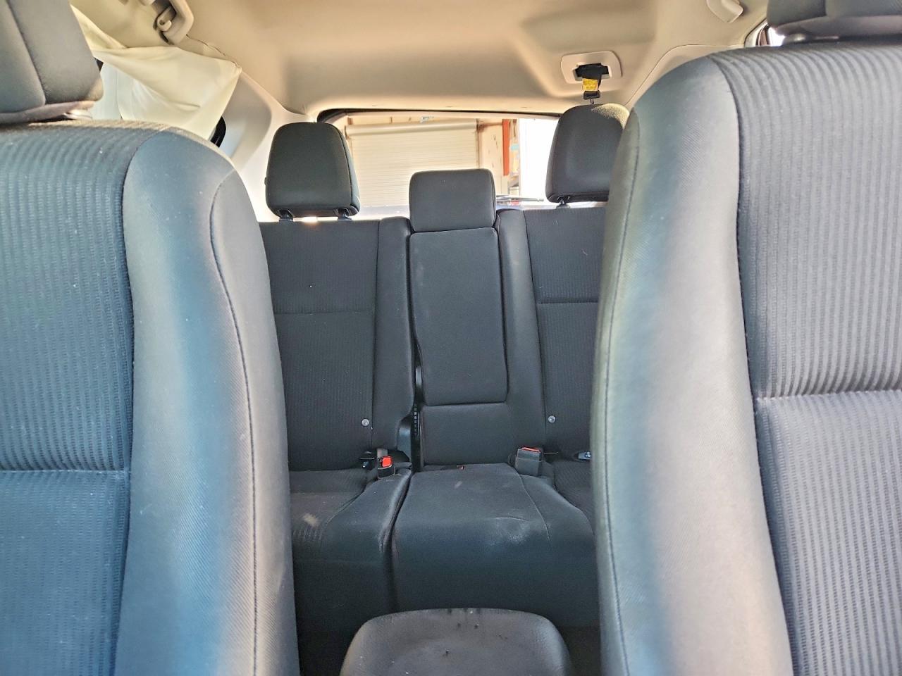 2018 TOYOTA RAV4 LE photo 10