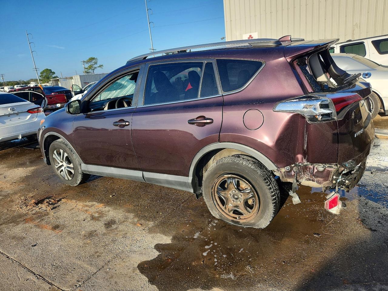 2018 TOYOTA RAV4 LE photo 2