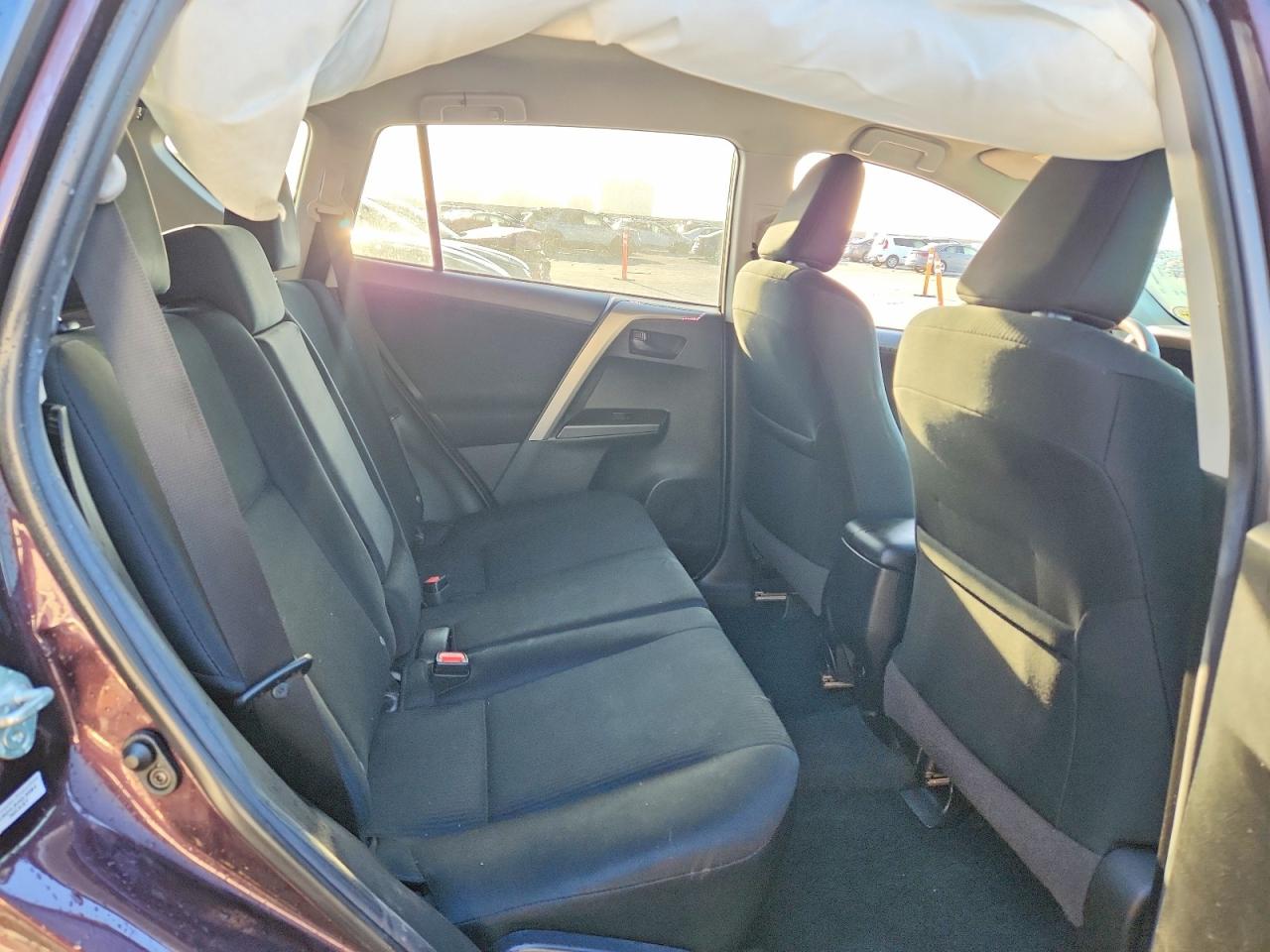 2018 TOYOTA RAV4 LE photo 11