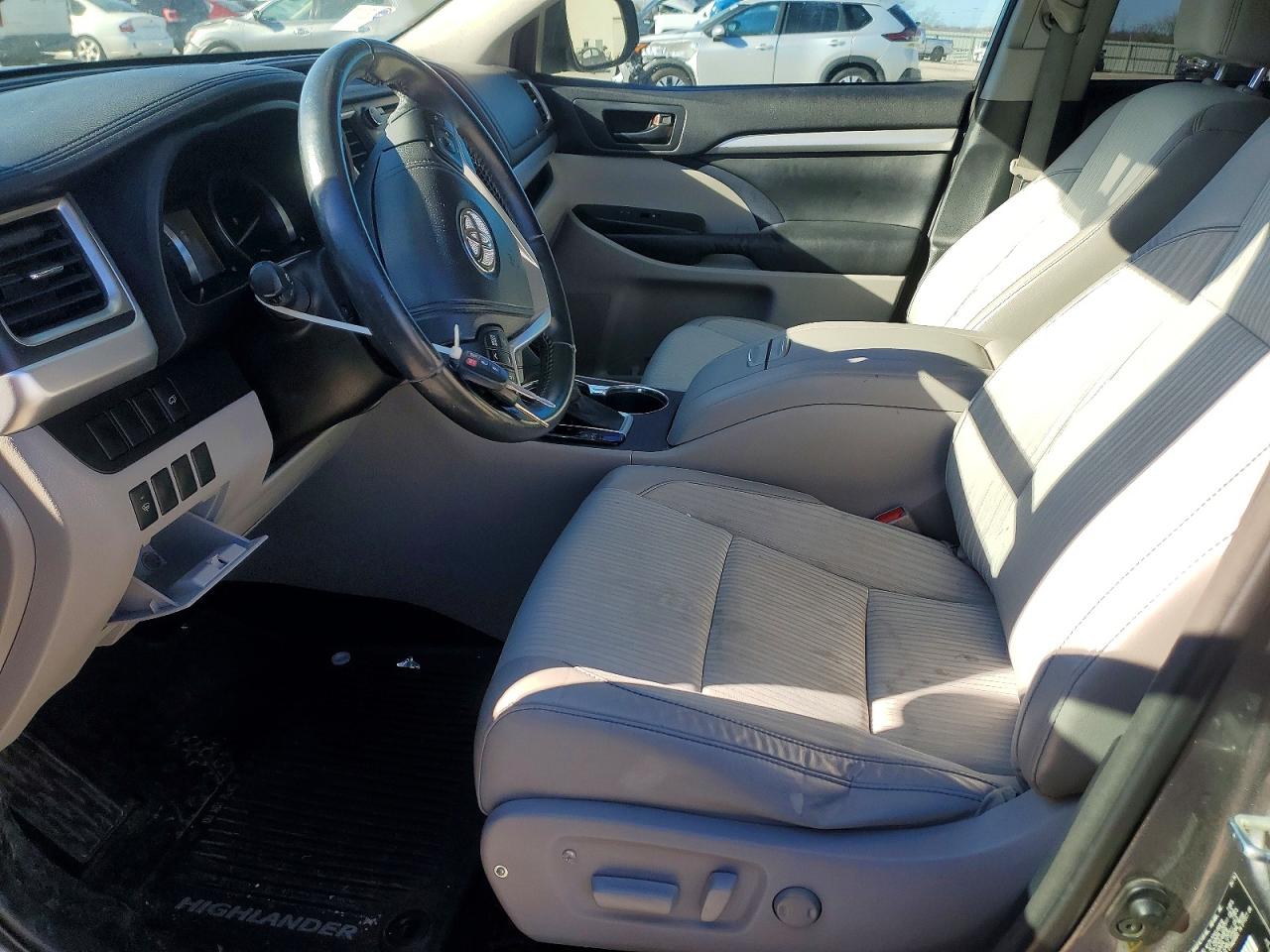 2014 TOYOTA HIGHLANDER photo 7