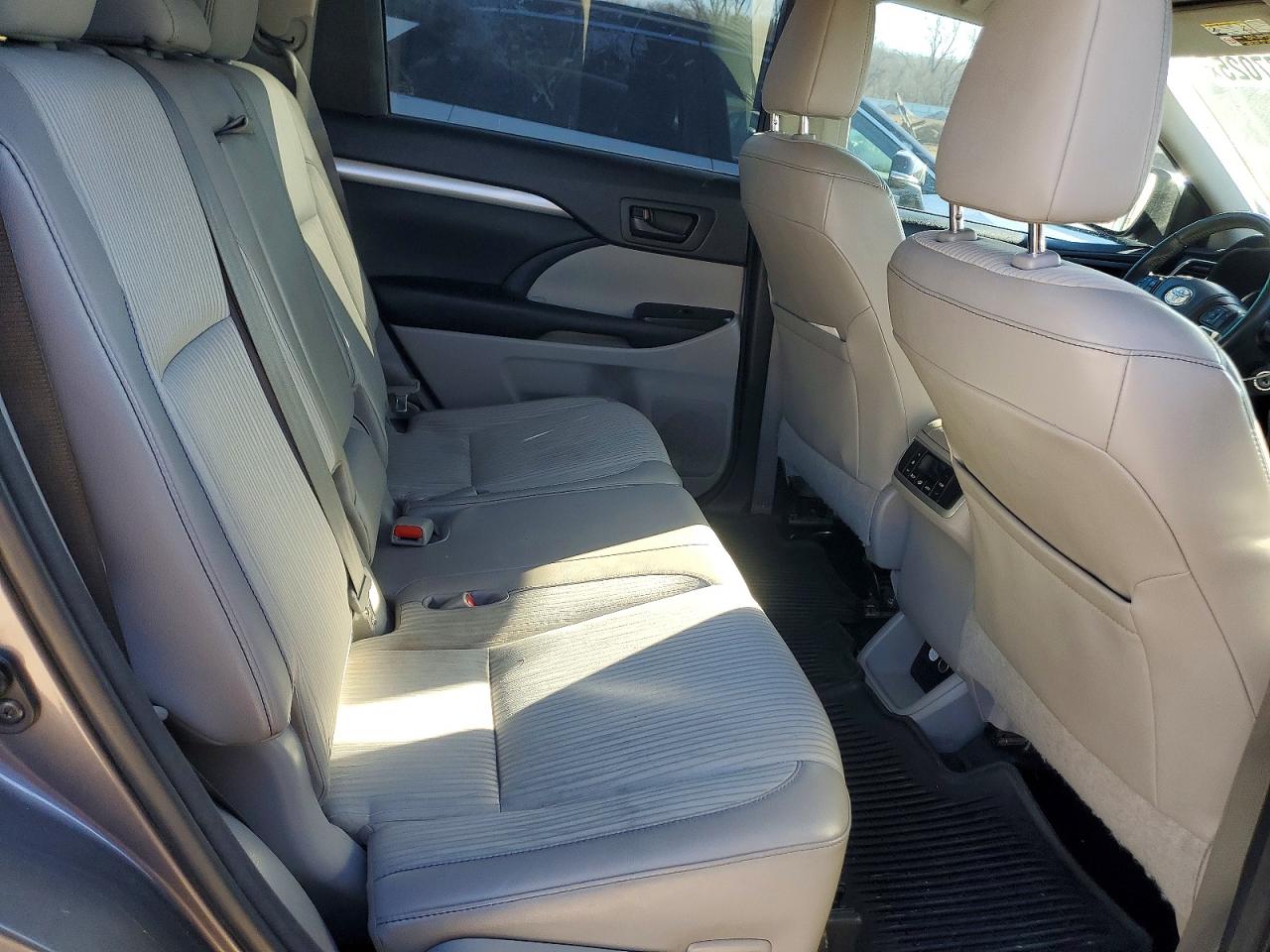 2014 TOYOTA HIGHLANDER photo 11