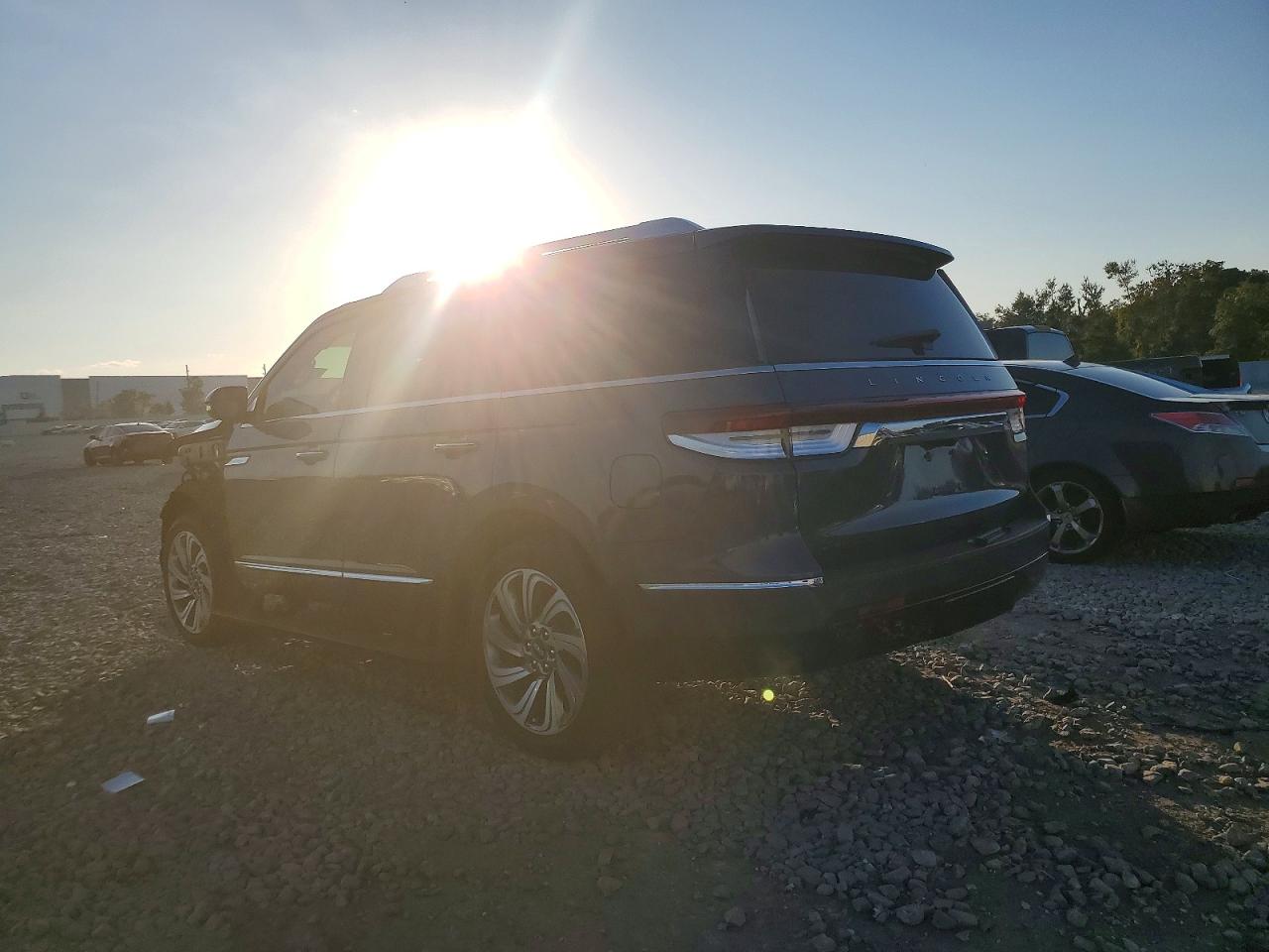 2022 LINCOLN NAVIGATOR RESERVE photo 2