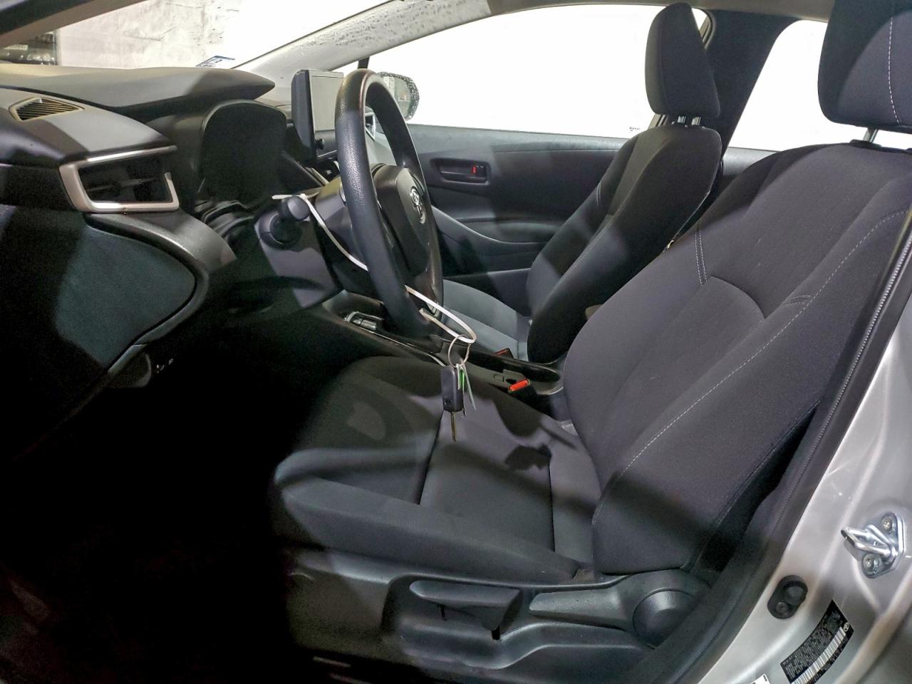 2025 TOYOTA COROLLA LE photo 7